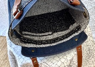 "Left You a Note" Shoulder bag - Image 5